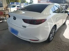 2022 Mazda 3 2.0L AT, белый — фото 7