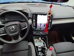 2024 Volvo XC40 Luxury, синий — фото 12