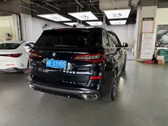 2022 BMW X5 30Li Premium M Sport Package, чёрный — фото 2