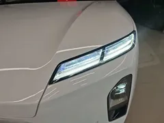 2026 Nio ES8 6-seat Executive Luxury, белый — фото 24
