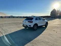 2022 Volkswagen T-Roc 280TSI DSG 2WD Comfort Plus, белый — фото 5