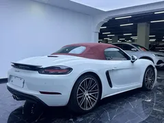 2020 Porsche 718 Boxster 2.0T, белый — фото 16