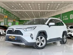 2022 Toyota RAV4 2.0L CVT 2WD Fashion Plus, белый — фото 1