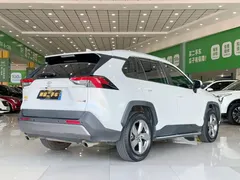 2022 Toyota RAV4 2.0L CVT 2WD Fashion Plus, белый — фото 4