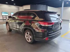 2021 Toyota Highlander 2.0T 4WD Luxury 7, чёрный — фото 7