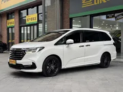 2022 Honda Odyssey 2.0L e:HEV, белый — фото 4