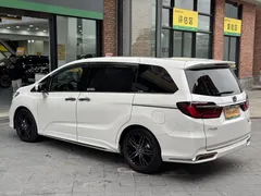 2022 Honda Odyssey 2.0L e:HEV, белый — фото 6