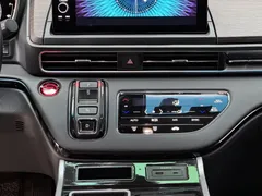 2022 Honda Odyssey 2.0L e:HEV, белый — фото 12