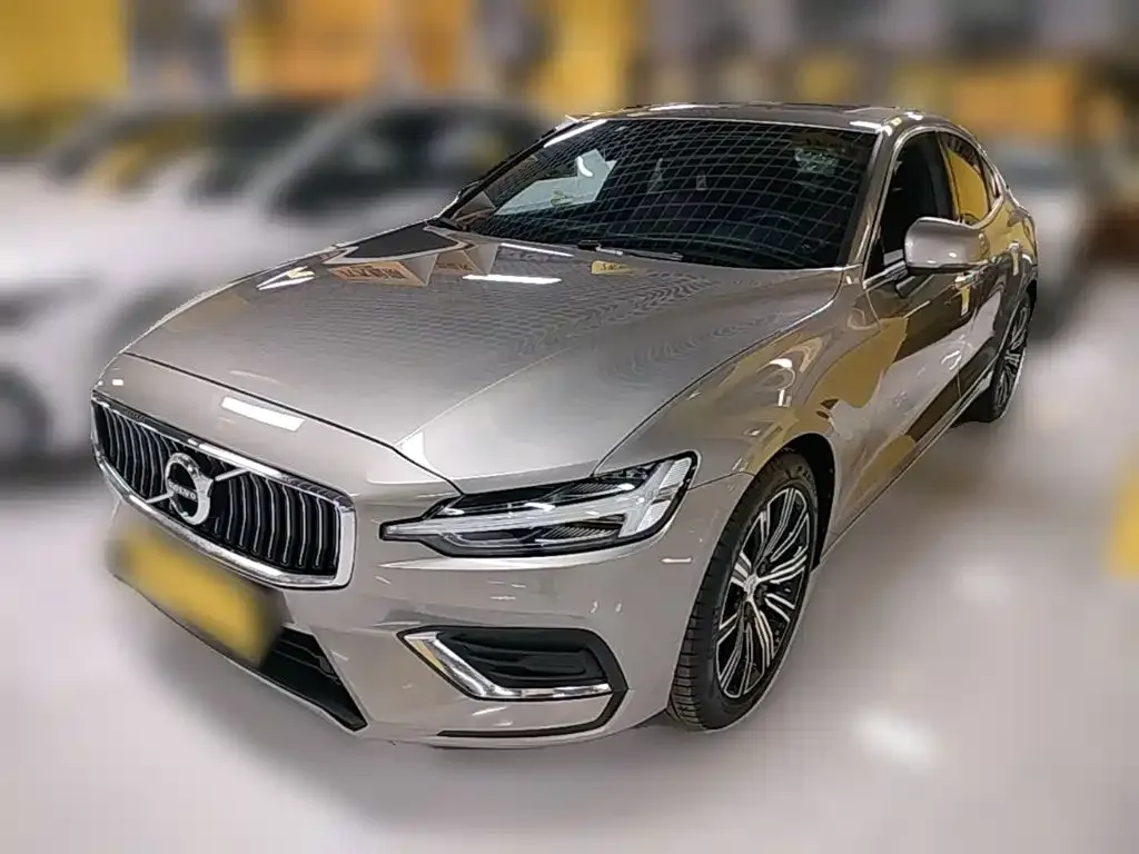 2022 Volvo S60 B4 Luxury