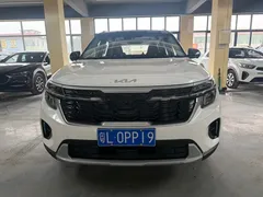 2023 Kia Seltos 1.5L CVT Premium, белый — фото 3