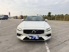 2022 Volvo S60 B4 Luxury, белый — фото 1