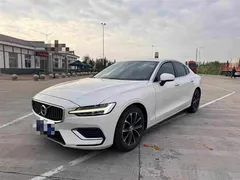 2022 Volvo S60 B4 Luxury, белый — фото 2