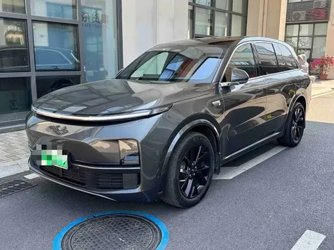 2023 Li Auto L8
