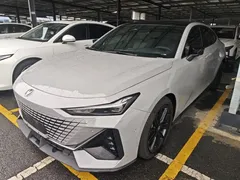 2022 Changan UNI-V 1.5T — фото 2