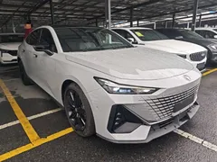 2022 Changan UNI-V 1.5T — фото 4
