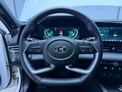 2022 Hyundai Elantra 1.5L CVT 20th Anniversary, белый — фото 11