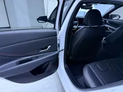 2022 Hyundai Elantra 1.5L CVT 20th Anniversary, белый — фото 17