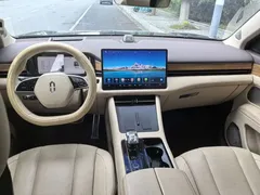 2024 Aito M7 1.5T Smart Driving 4WD Max 5-seat, чёрный — фото 7