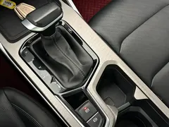 2022 Geely Emgrand 4th Gen 1.5L CVT Luxury, белый — фото 10