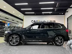 2022 BMW X5 40Li Premium M Sport Package, чёрный — фото 4