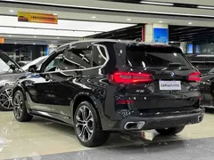 2022 BMW X5 40Li Premium M Sport Package, чёрный — фото 7