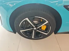 2024 Xiaomi SU7 4WD Long Range Advanced ADAS Max, синий — фото 23