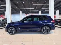 2022 BMW X5 M, синий — фото 9