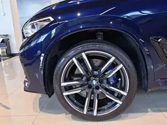 2022 BMW X5 M, синий — фото 11