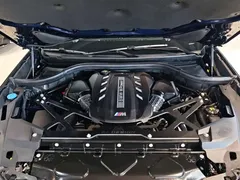 2022 BMW X5 M, синий — фото 16