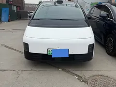 2024 Li Auto MEGA Ultra, белый — фото 1