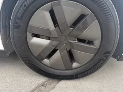2024 Li Auto MEGA Ultra, белый — фото 4