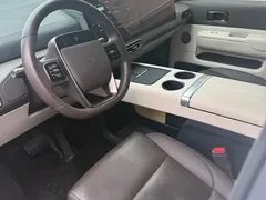 2024 Li Auto MEGA Ultra, белый — фото 6