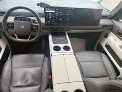 2024 Li Auto MEGA Ultra, белый — фото 10