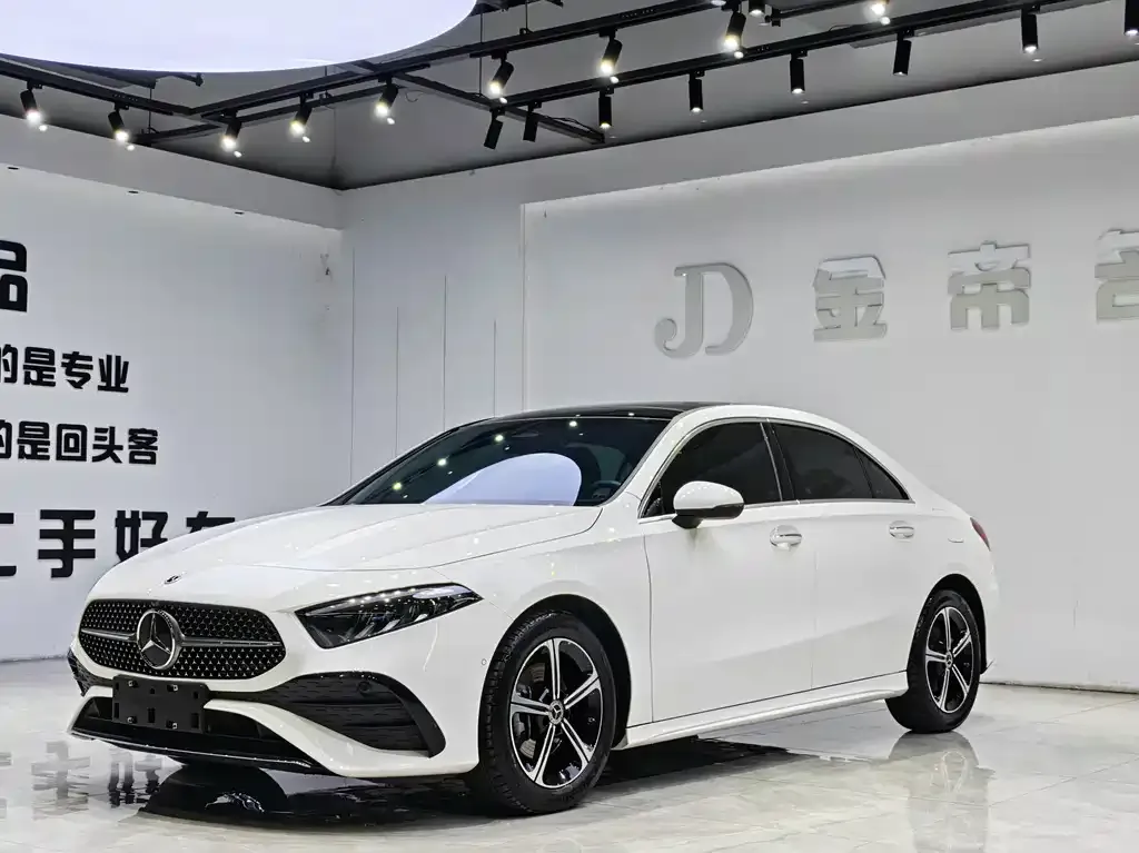 2023 Mercedes-Benz A-Class A 200 L Fashion