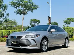 2019 Toyota Avalon Hybrid 2.5L XLE Premium — фото 3