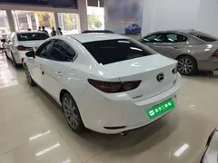2020 Mazda 3 2.0L AT, белый — фото 5