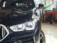 2022 BMW X6 Premium M Sport Package, чёрный — фото 8