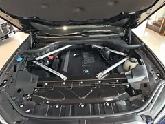 2022 BMW X6 Premium M Sport Package, чёрный — фото 15