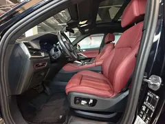 2022 BMW X6 Premium M Sport Package, чёрный — фото 25