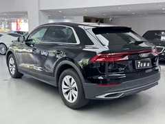 2022 Audi Q8 55 TFSI Luxury Dynamic, чёрный — фото 7