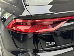 2022 Audi Q8 55 TFSI Luxury Dynamic, чёрный — фото 10