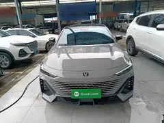 2022 Changan UNI-V 1.5T Premium — фото 3