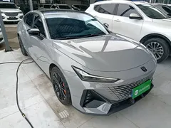 2022 Changan UNI-V 1.5T Premium — фото 4