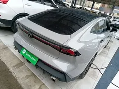 2022 Changan UNI-V 1.5T Premium — фото 7