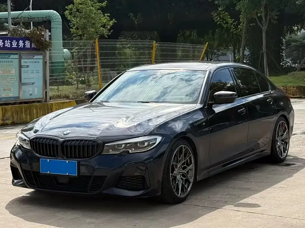 2022 BMW 3 Series 330Li xDrive M Sport Night Package