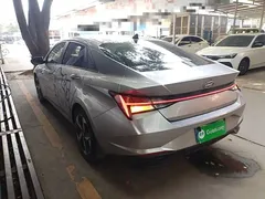 2021 Hyundai Elantra 1.5L CVT LUX Premium — фото 5