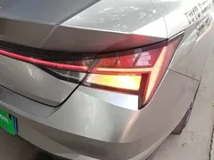 2021 Hyundai Elantra 1.5L CVT LUX Premium — фото 8