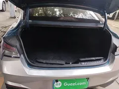 2021 Hyundai Elantra 1.5L CVT LUX Premium — фото 19