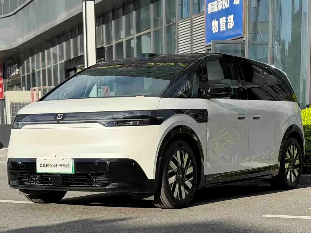 2025 Zeekr Mix Smart Driving