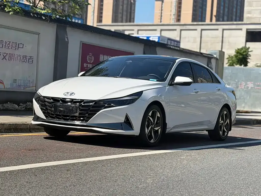 2022 Hyundai Elantra 1.5L CVT LUX Premium